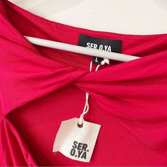 SER.O.YA Red Off-Shoulder Crop Top - Picture 6 of 8